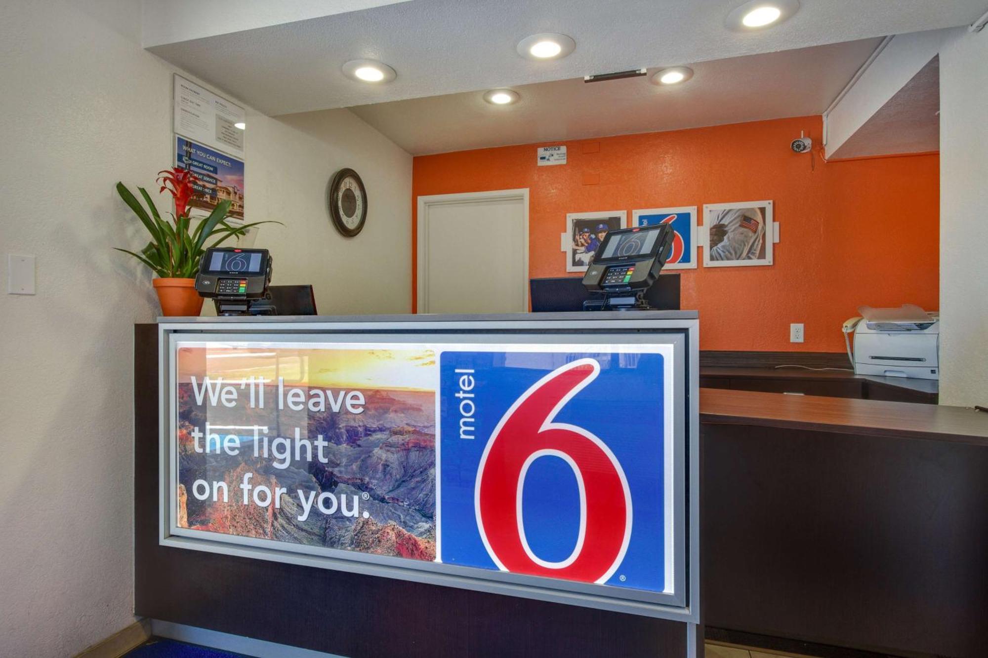 Motel 6-Tempe, Az - Broadway - Asu Buitenkant foto